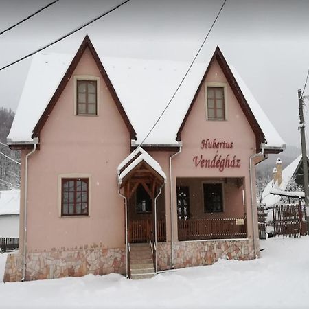 Hubertus Vendeghaz Hotel ปาราด ภายนอก รูปภาพ